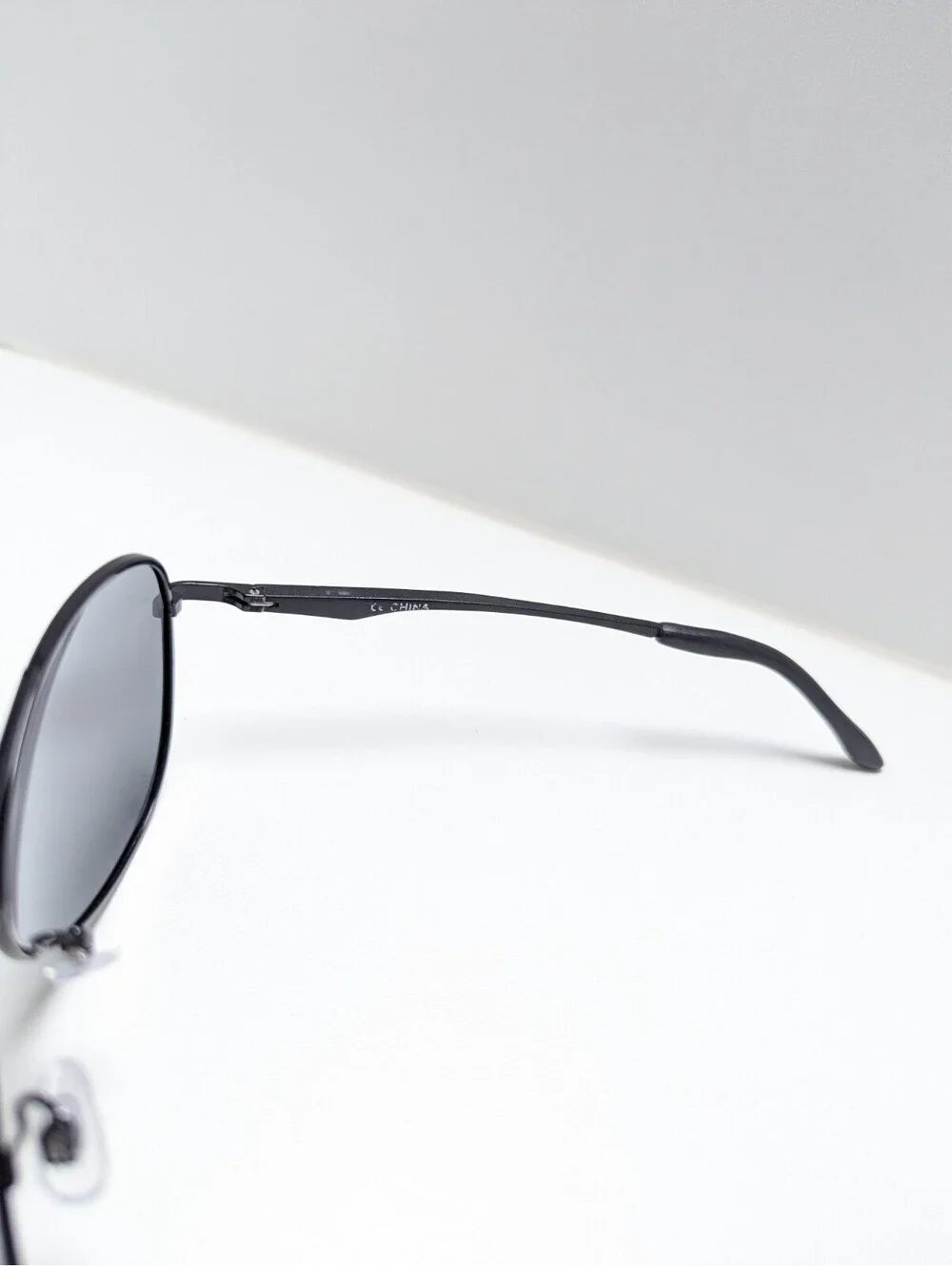 Classic Outdoor Gray Polarized Lens Sleek Black Aviator Men’s Fashion Sunglasses